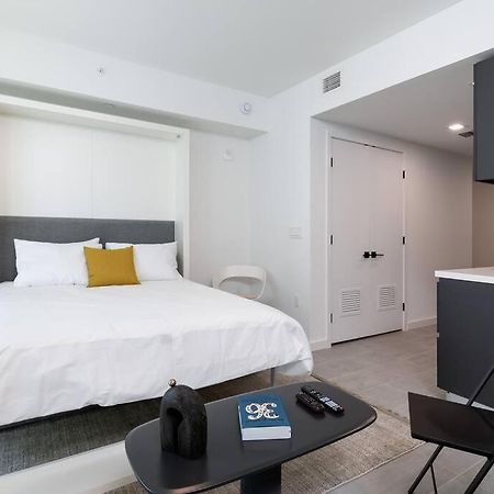 Stylish Modern Downtown Studio Free Parking Apartment Miami Bagian luar foto