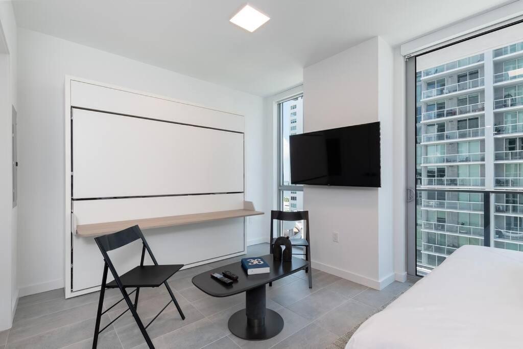 Stylish Modern Downtown Studio Free Parking Apartment Miami Bagian luar foto