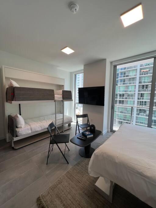 Stylish Modern Downtown Studio Free Parking Apartment Miami Bagian luar foto