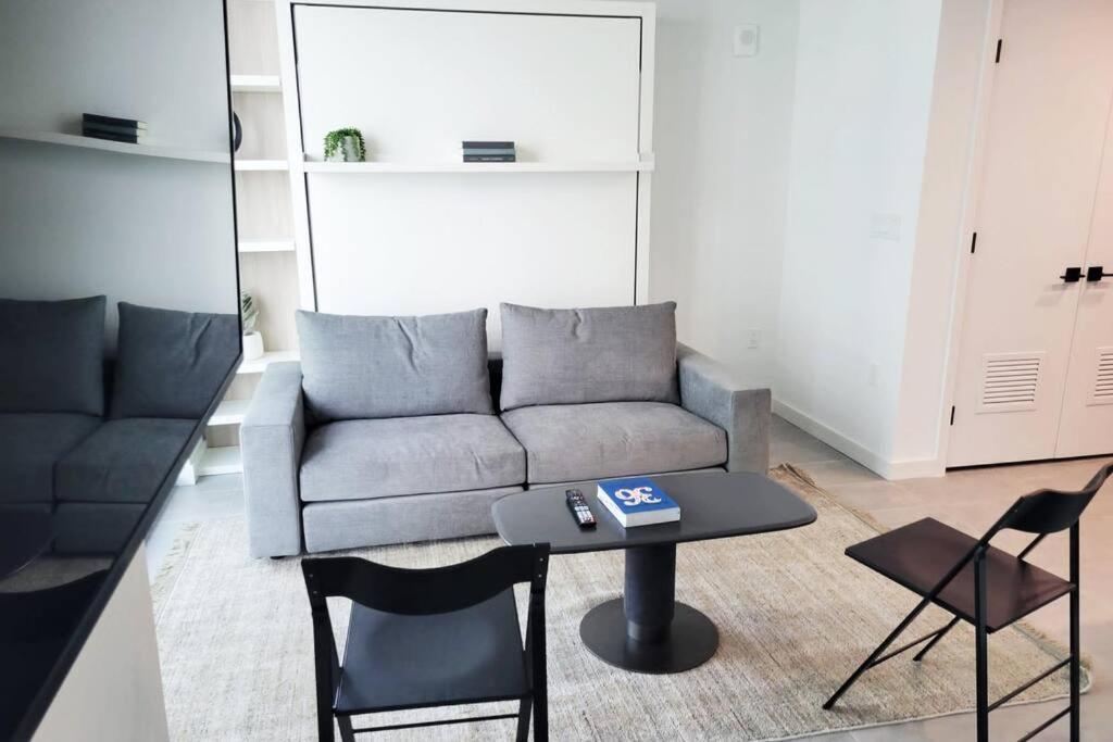 Stylish Modern Downtown Studio Free Parking Apartment Miami Bagian luar foto