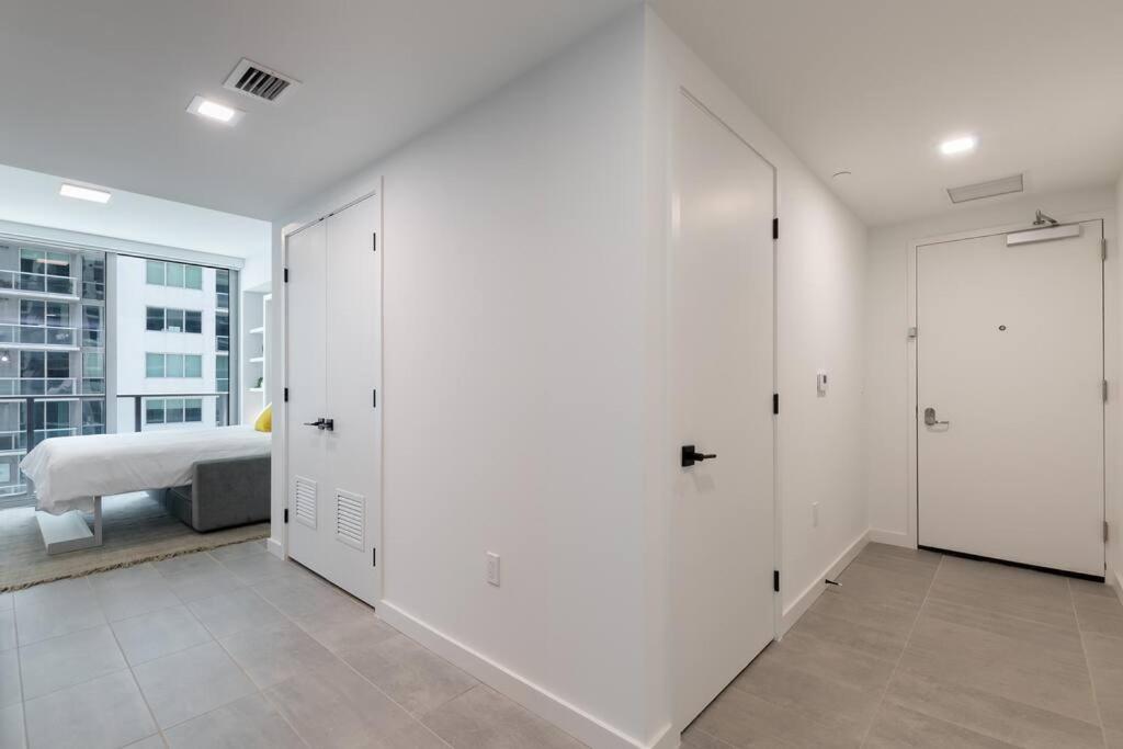 Stylish Modern Downtown Studio Free Parking Apartment Miami Bagian luar foto