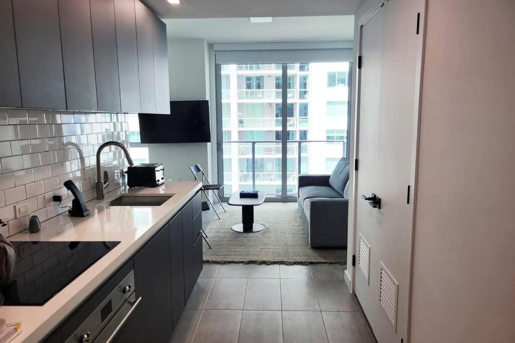 Stylish Modern Downtown Studio Free Parking Apartment Miami Bagian luar foto