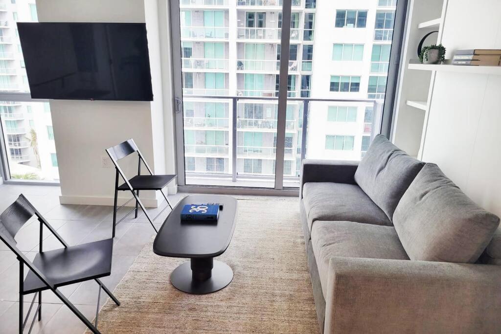 Stylish Modern Downtown Studio Free Parking Apartment Miami Bagian luar foto