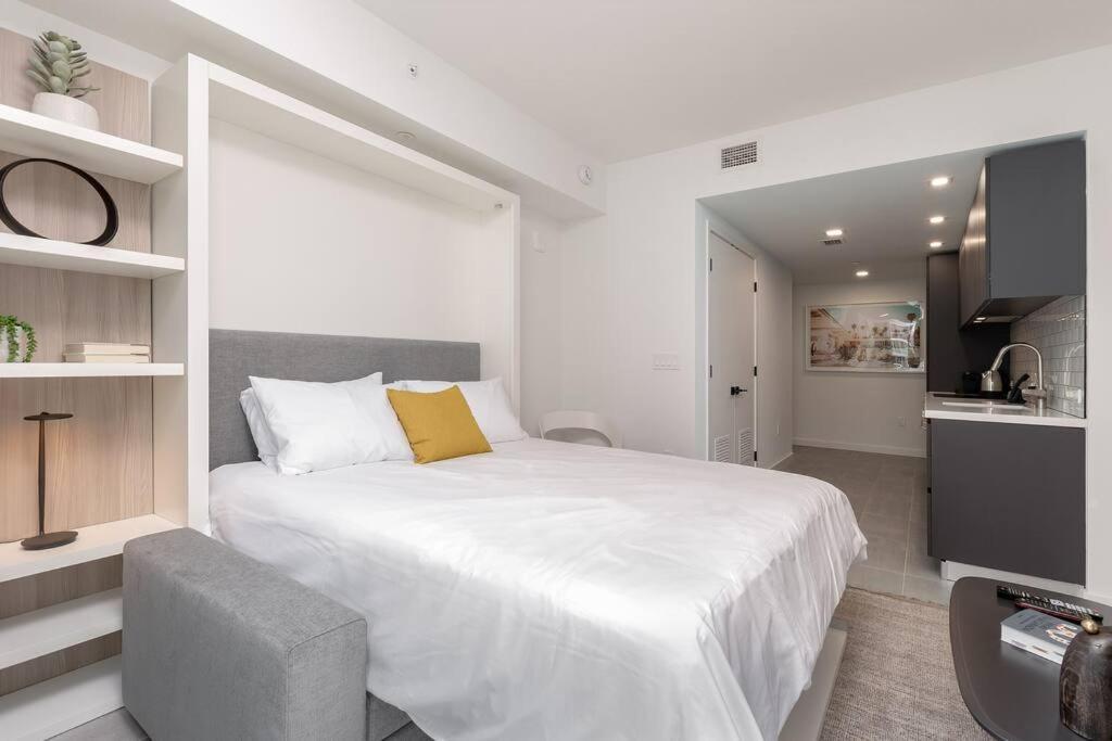 Stylish Modern Downtown Studio Free Parking Apartment Miami Bagian luar foto