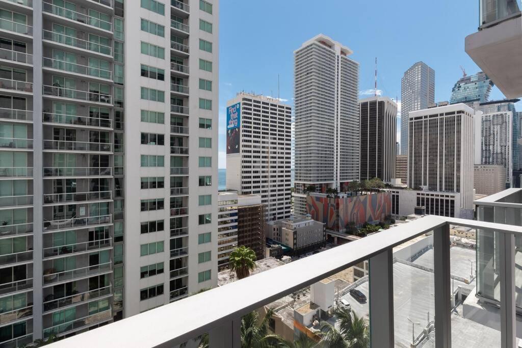 Stylish Modern Downtown Studio Free Parking Apartment Miami Bagian luar foto